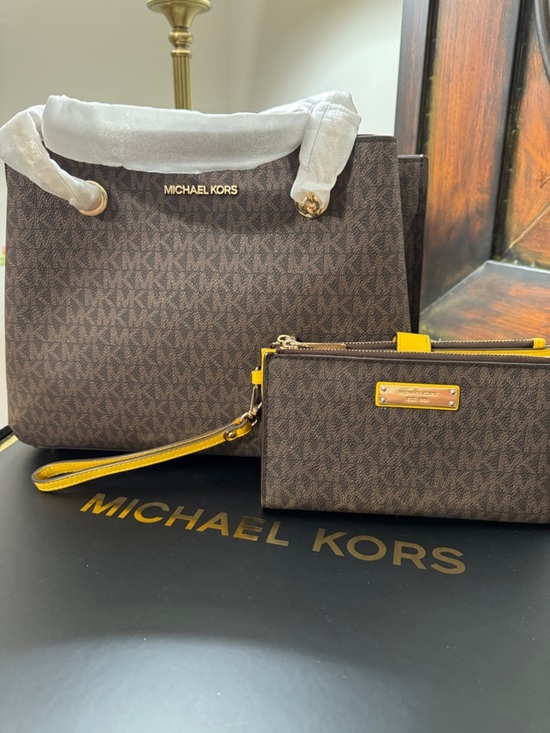 Michael Kors Handbags - Michael Kors Teagan Long Drop Satchel with Yellow-Trim Wristlet Set NWT